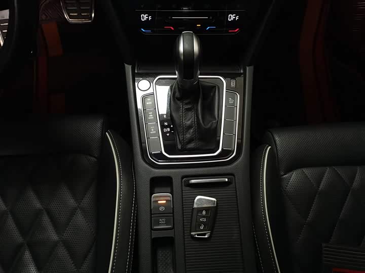 Фото 14 - Volkswagen Magotan GTE Hybrid