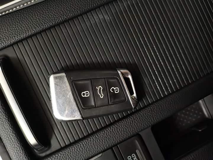 Фото 9 - Volkswagen Magotan GTE Hybrid