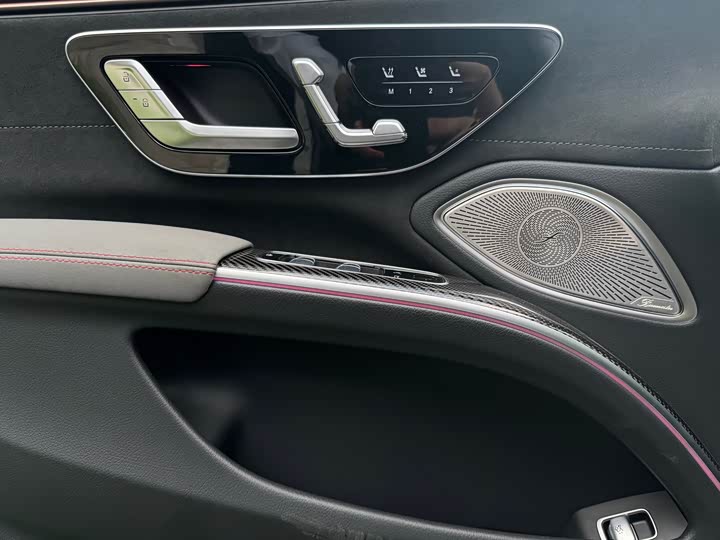 Фото 11 - Mercedes-Benz EQS AMG