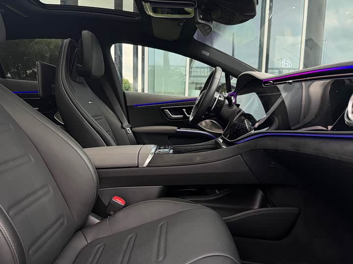 Фото 17 - Mercedes-Benz EQS AMG