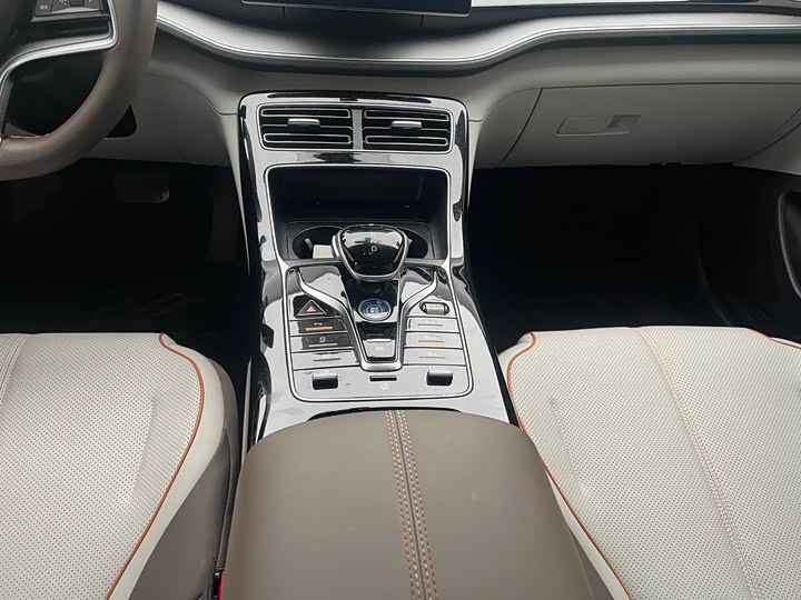 Фото 12 - BYD Qin Plus