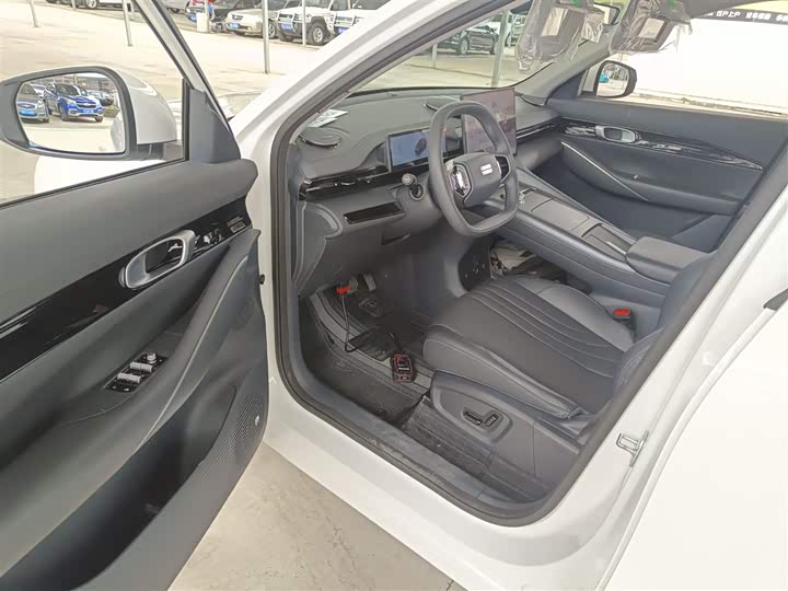 Фото 16 - Geely Galaxy E5