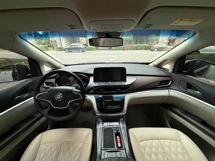 Фото 8 - Buick GL8 ES