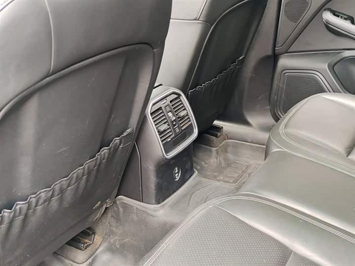 Фото 9 - Porsche Macan