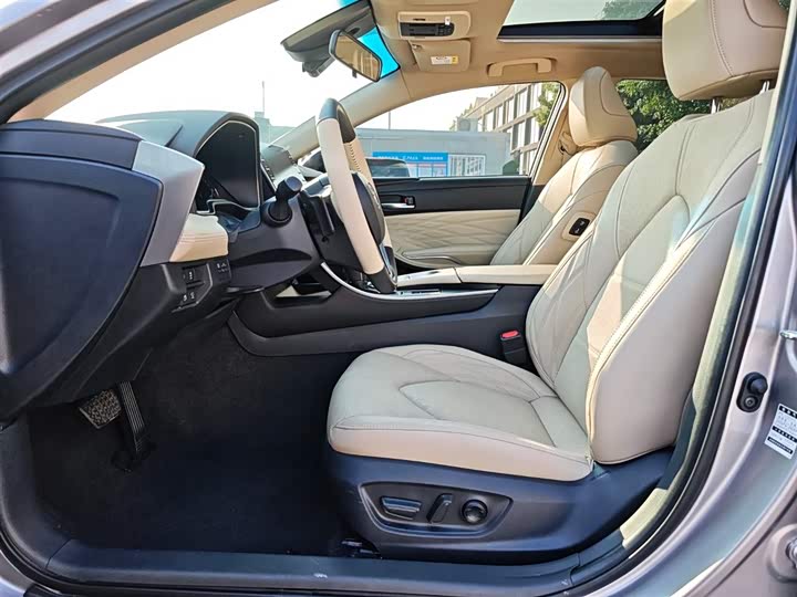 Фото 11 - Toyota Avalon