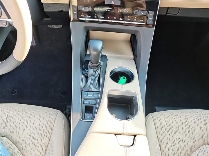 Фото 16 - Toyota Avalon