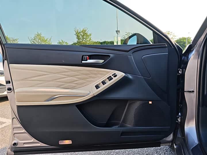 Фото 22 - Toyota Avalon