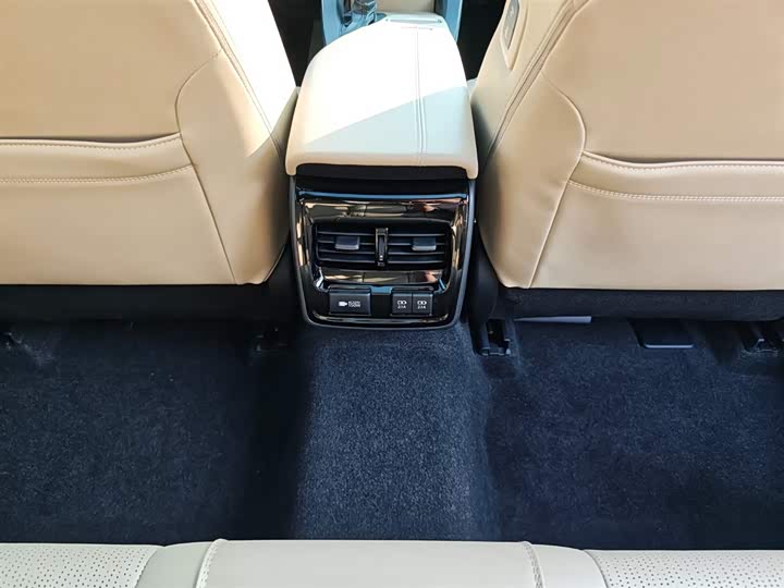 Фото 28 - Toyota Avalon