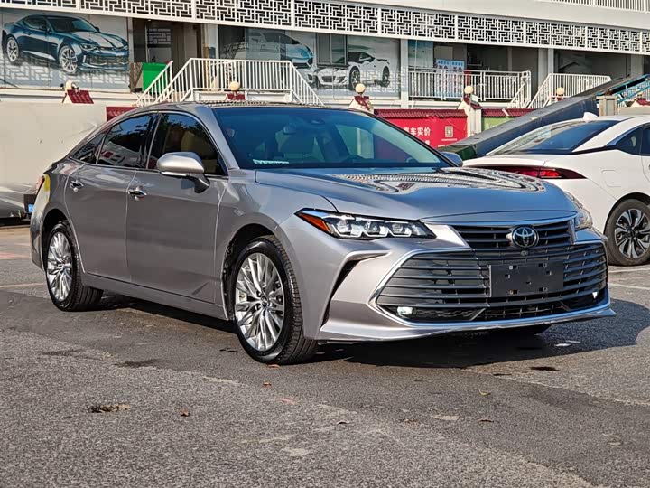 Фото 3 - Toyota Avalon