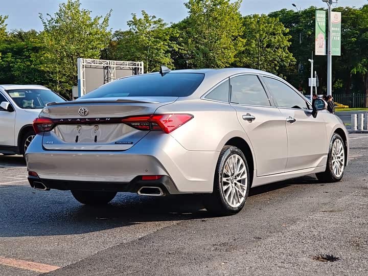 Фото 5 - Toyota Avalon