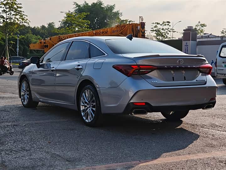 Фото 7 - Toyota Avalon