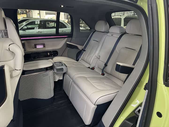 Фото 10 - Zeekr Mix