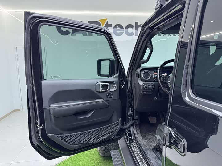 Фото 21 - Jeep Gladiator