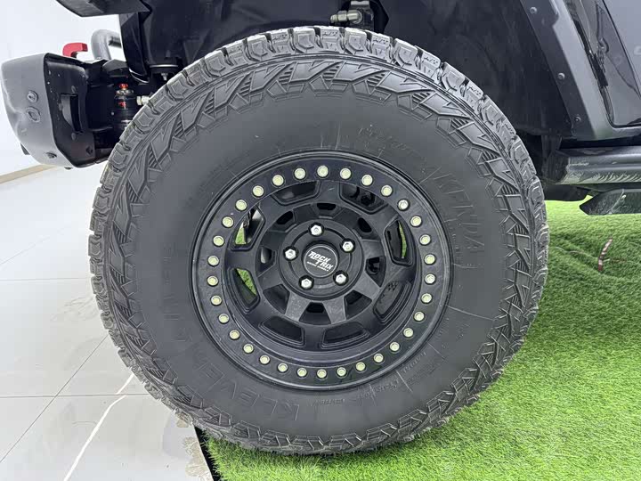 Фото 24 - Jeep Gladiator