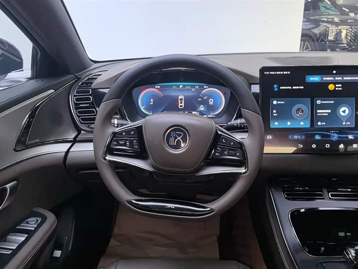 Фото 15 - BYD Han