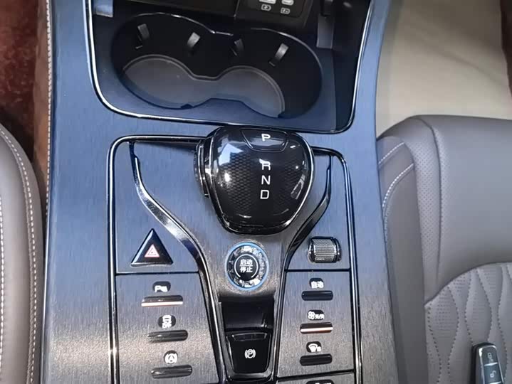 Фото 16 - BYD Han