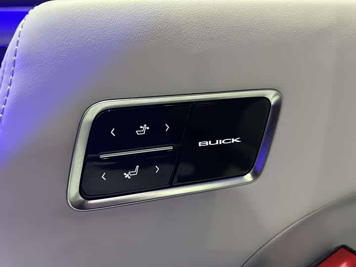 Фото 10 - Buick GL8 ES