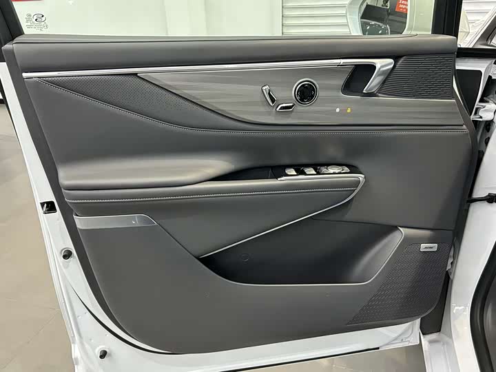 Фото 6 - Buick GL8 ES