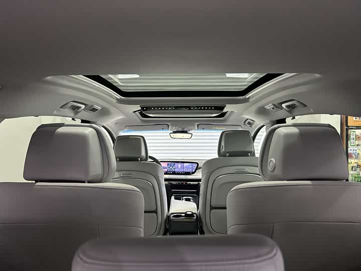 Фото 9 - Buick GL8 ES