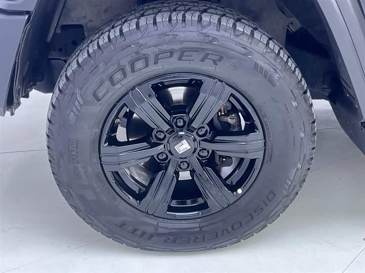 Фото 11 - Tank 300