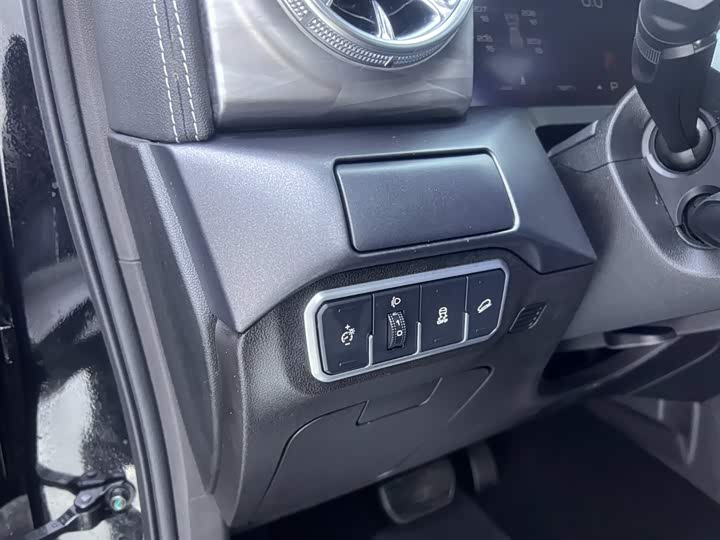 Фото 15 - Tank 300