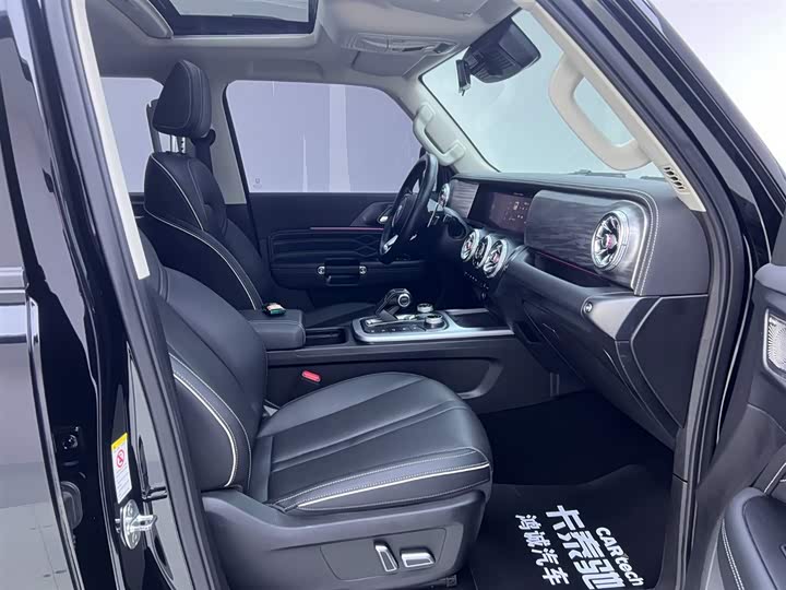 Фото 18 - Tank 300