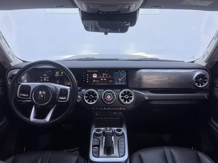 Фото 22 - Tank 300