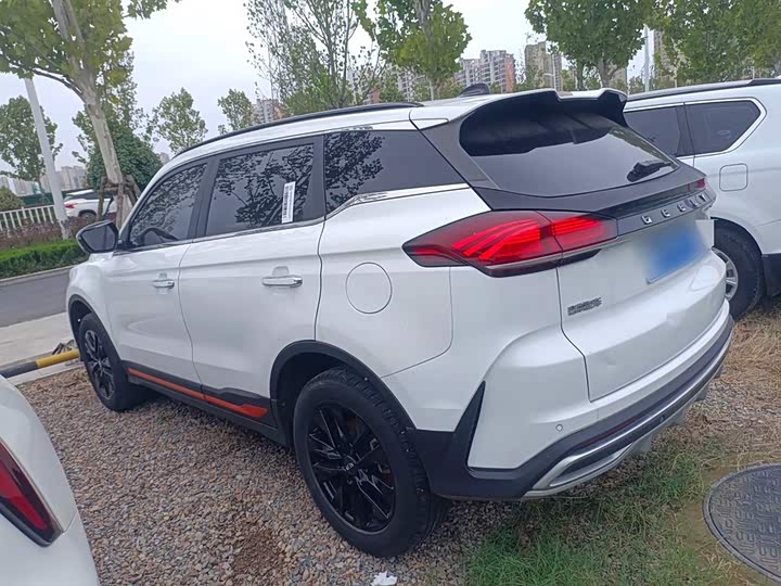 Фото 5 - Geely Atlas