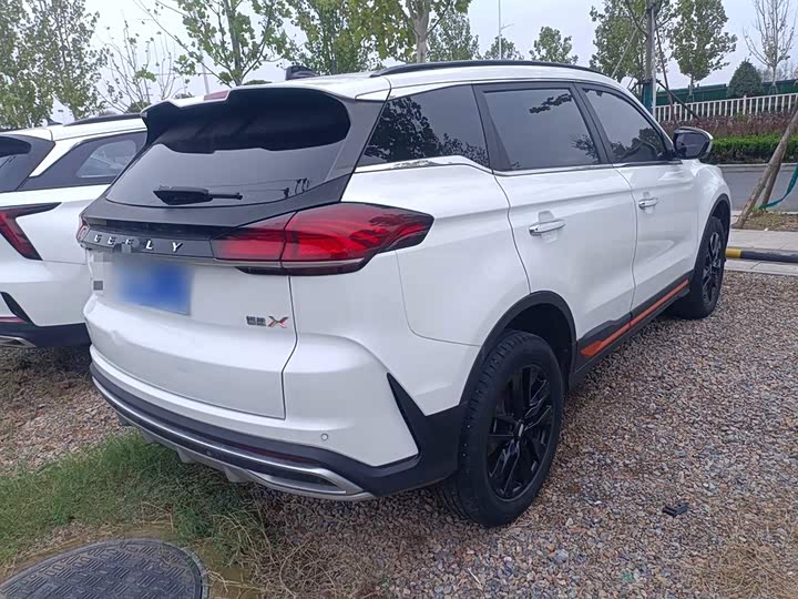 Фото 7 - Geely Atlas