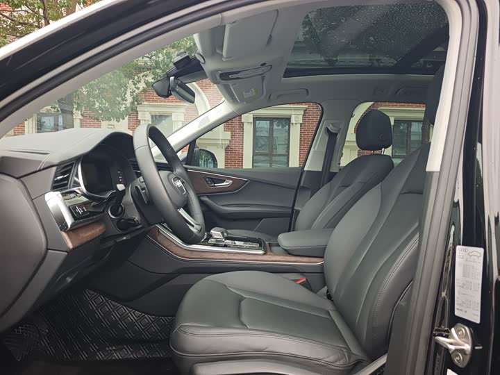 Фото 11 - Audi Q7