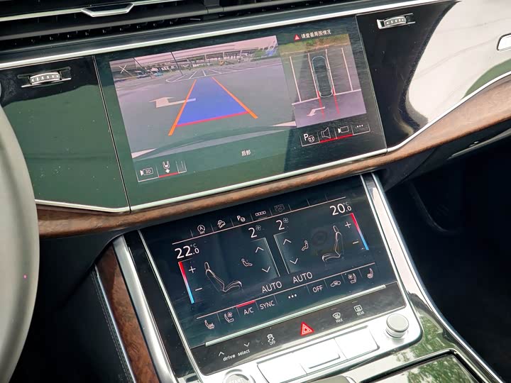 Фото 12 - Audi Q7