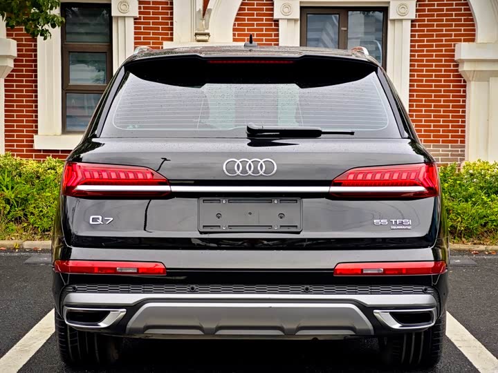 Фото 5 - Audi Q7