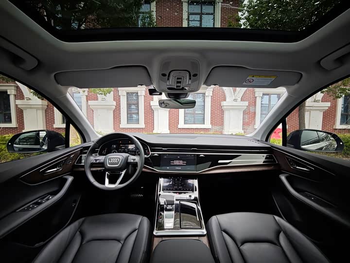 Фото 8 - Audi Q7