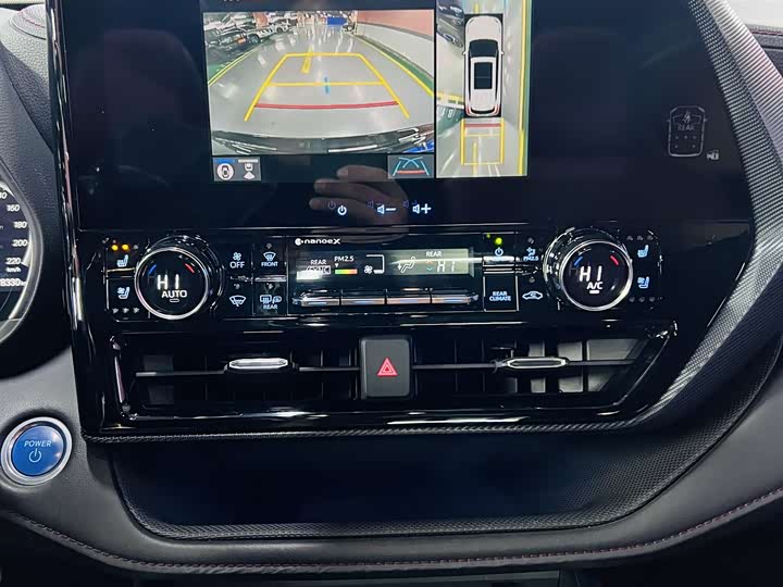 Фото 13 - Toyota Crown Kluger