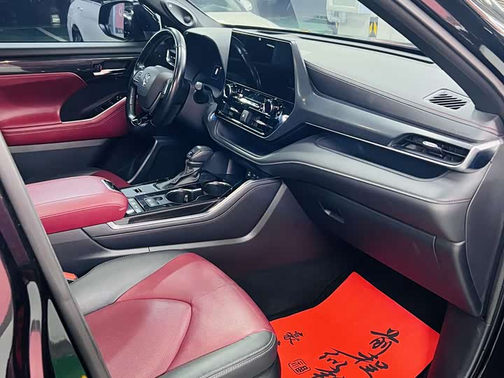 Фото 21 - Toyota Crown Kluger