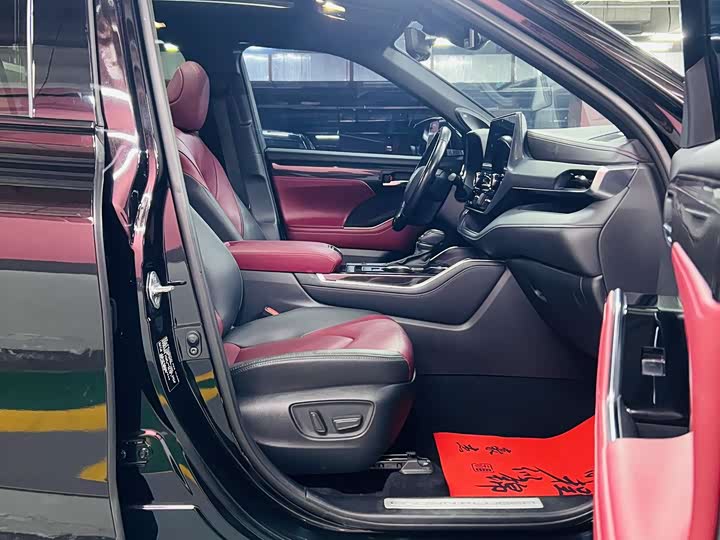 Фото 22 - Toyota Crown Kluger