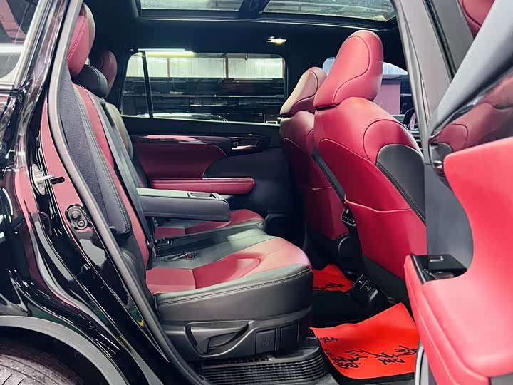 Фото 23 - Toyota Crown Kluger