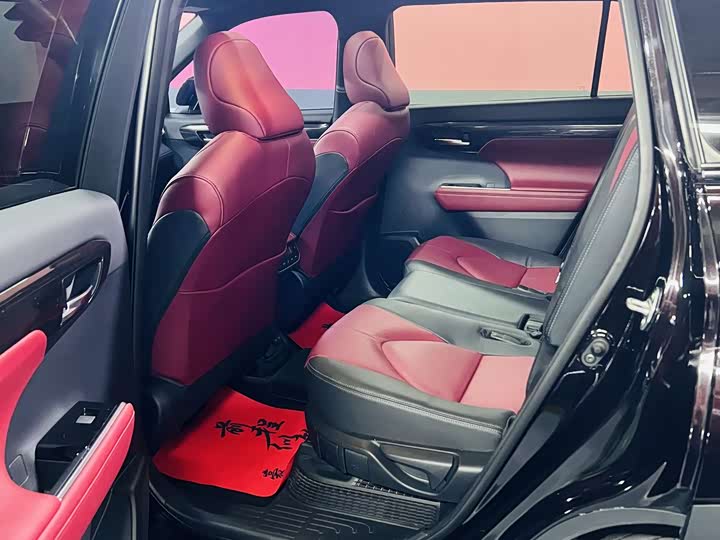 Фото 24 - Toyota Crown Kluger