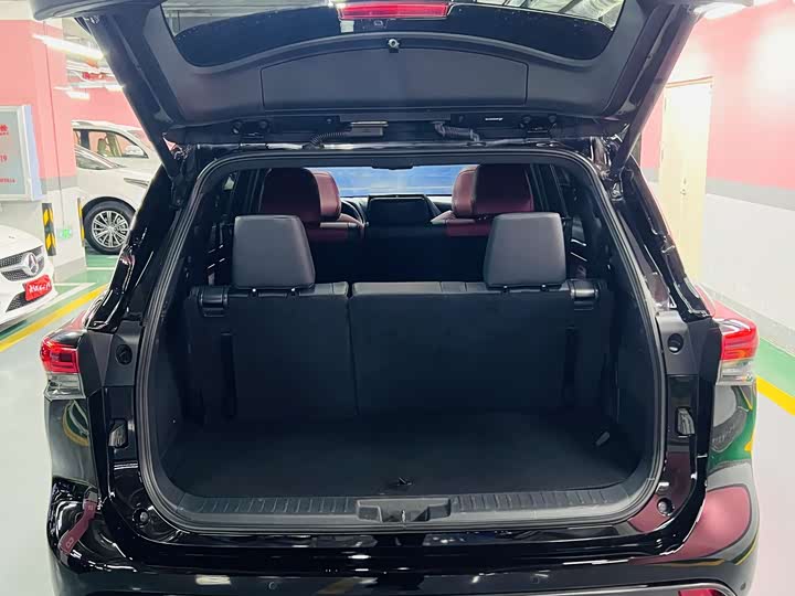 Фото 26 - Toyota Crown Kluger