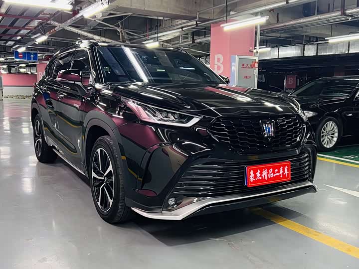 Фото 3 - Toyota Crown Kluger