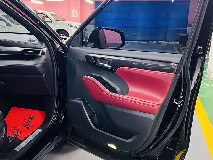 Фото 31 - Toyota Crown Kluger