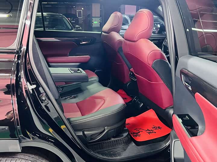 Фото 32 - Toyota Crown Kluger