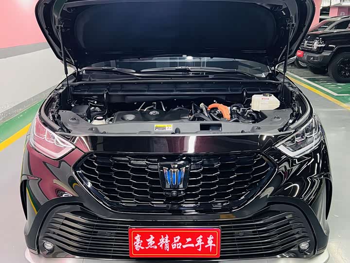 Фото 7 - Toyota Crown Kluger