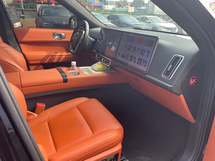 Фото 12 - LiXiang L7