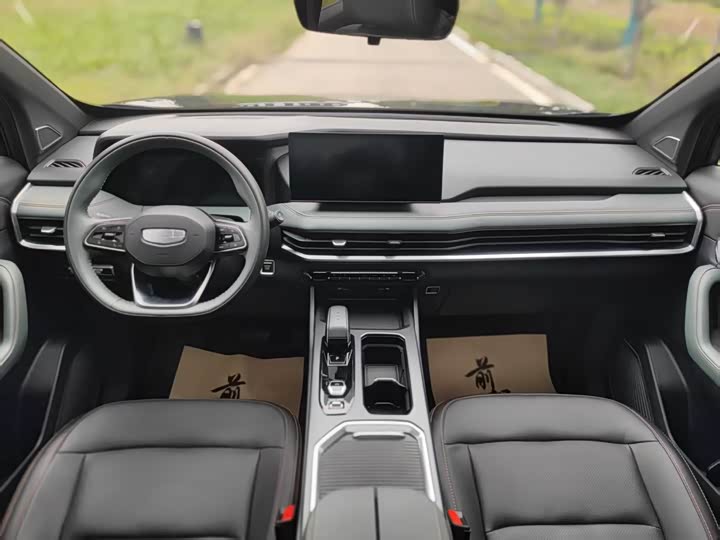 Фото 14 - Geely Okavango L