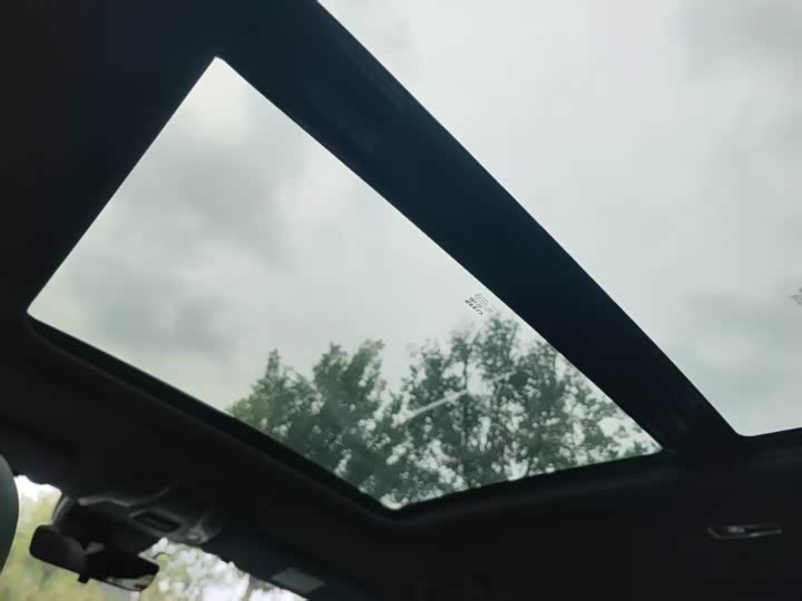 Фото 15 - Geely Okavango L