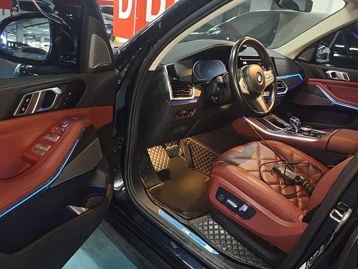 Фото 14 - BMW X5