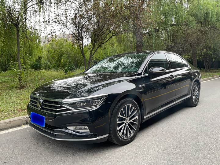 Фото 1 - Volkswagen Magotan