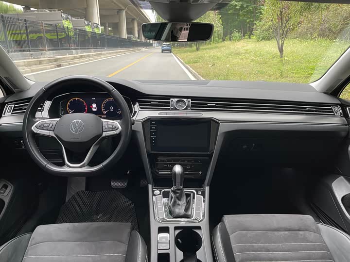 Фото 12 - Volkswagen Magotan