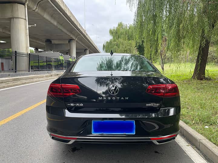 Фото 5 - Volkswagen Magotan